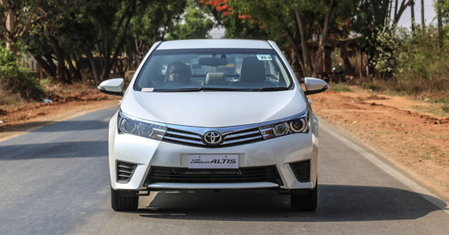 Toyota Corolla Altis Front View