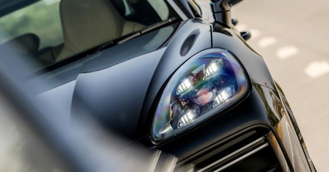 New Porsche Cayenne Turbo Headlamp