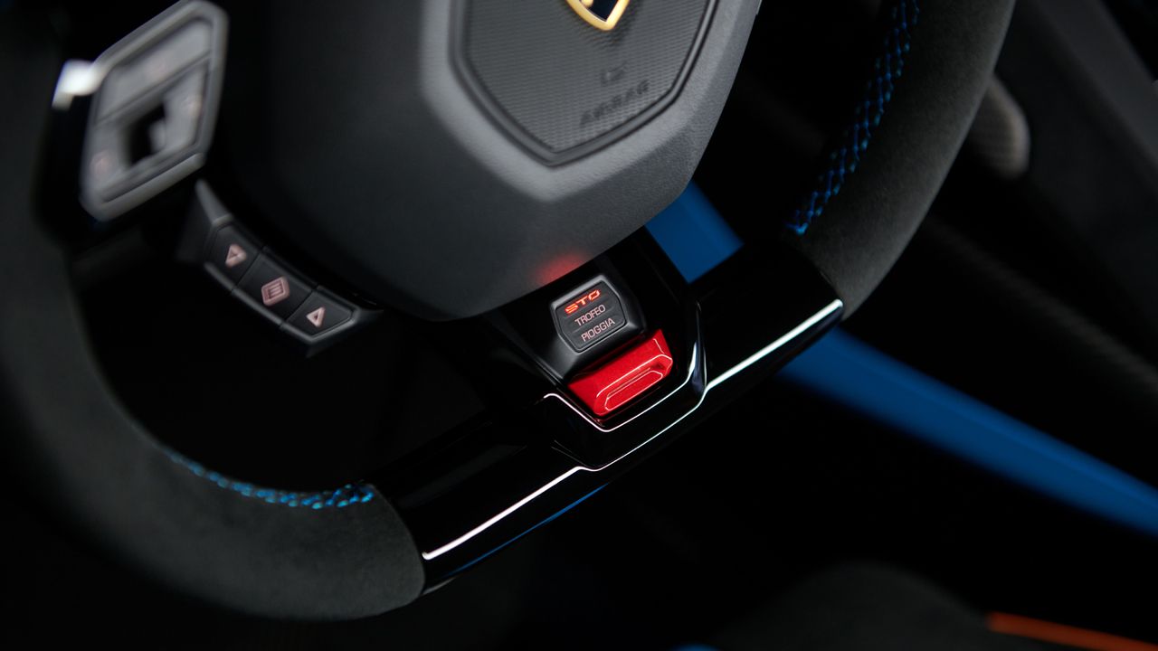 Lamborghini Huracan STO Drive Modes