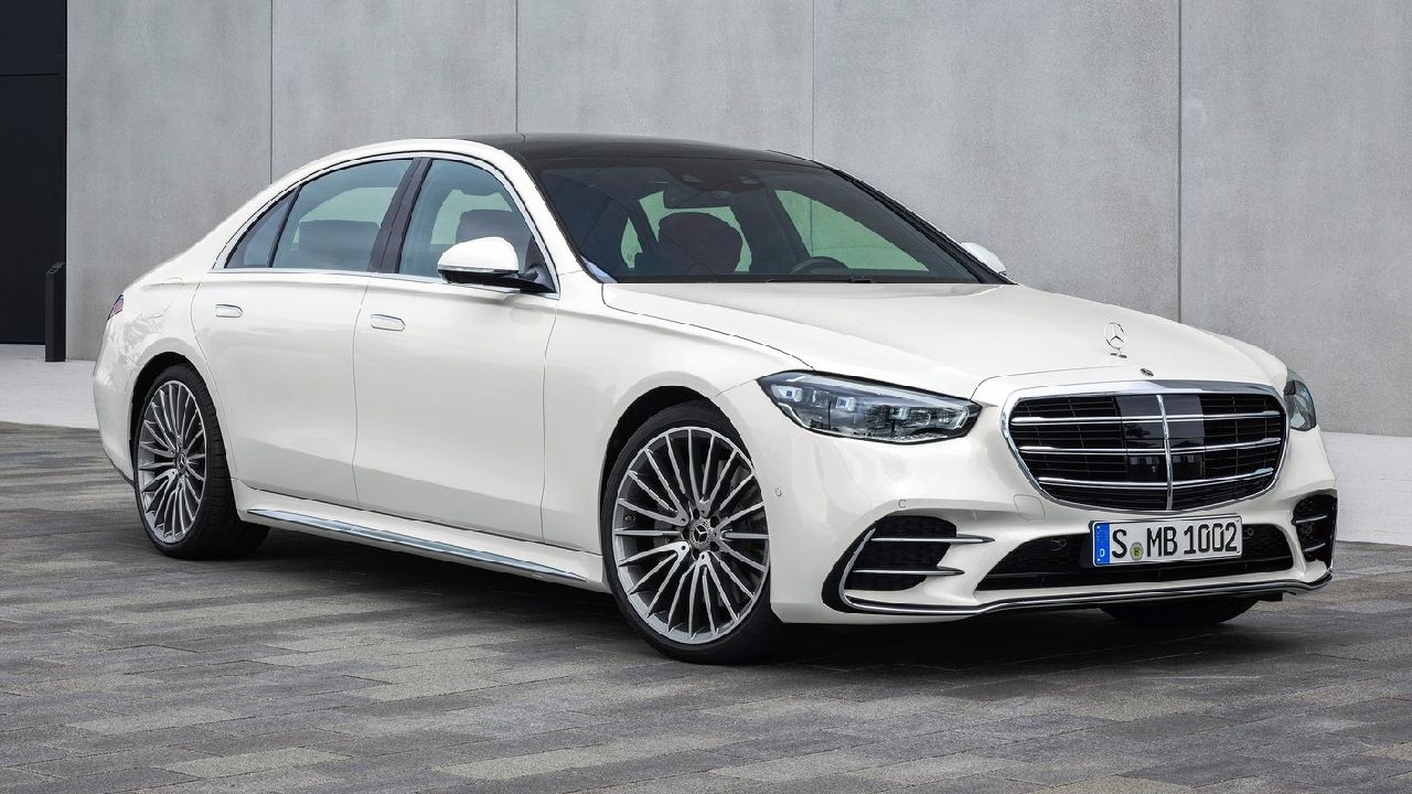 2021 Mercedes Benz S Class Static Front Three Quarter