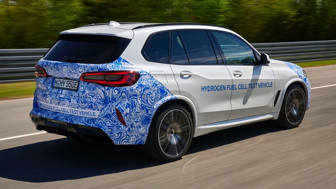 BMW X5 Hydrogen Fuel Cell Rear Three Quarter Motion