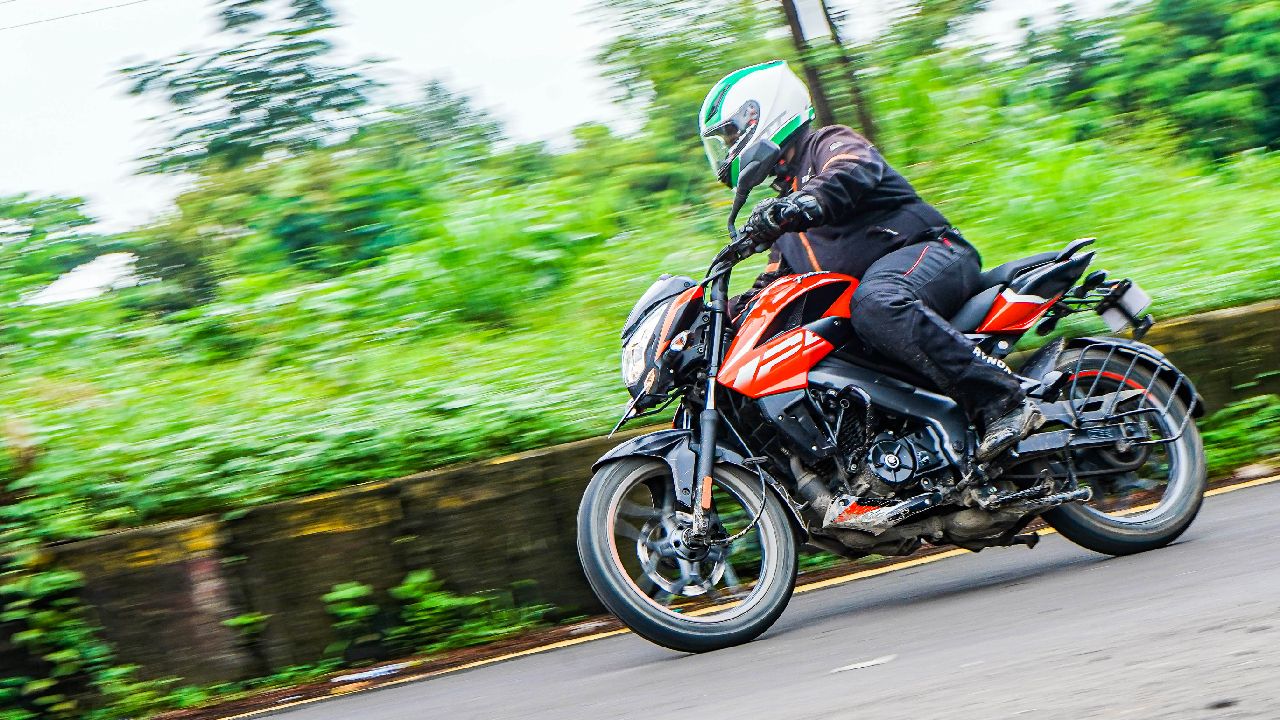 Bajaj Pulsar NS125 Action Shot Right Side Cornering