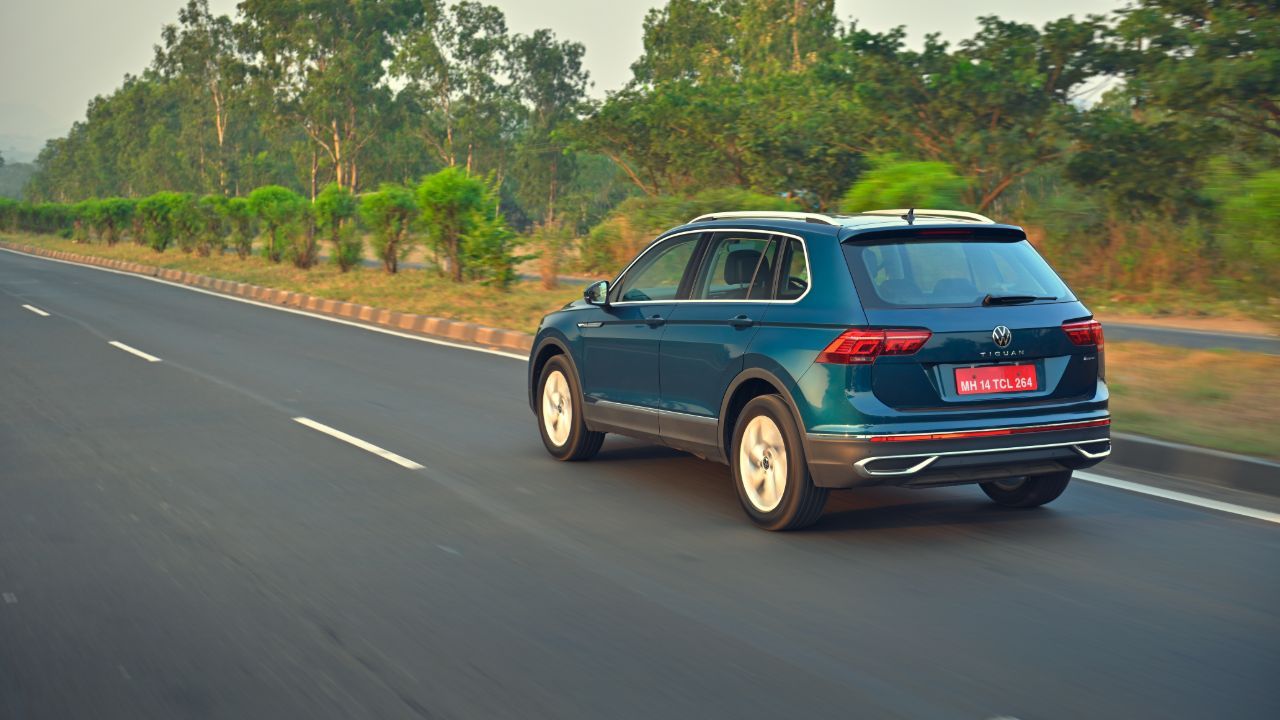 Volkswagen Tiguan Facelift Rear Three Quarter Motion 3 