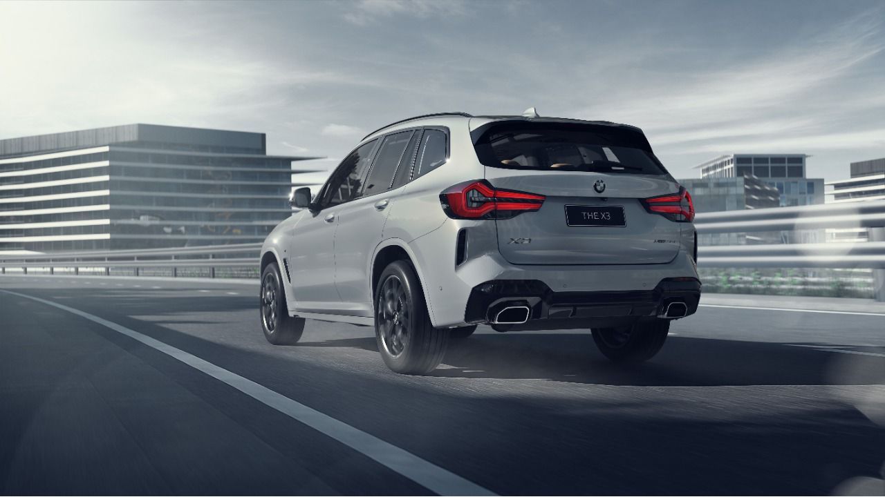 BMW X3 Facelift Rear Three Quarter Motion