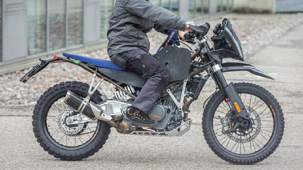 2022 KTM 390 Adventure R Side Shot 2 