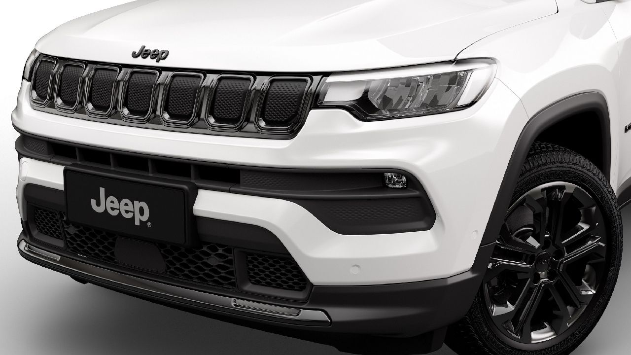 Jeep Compass Night Eagle Bumper Details