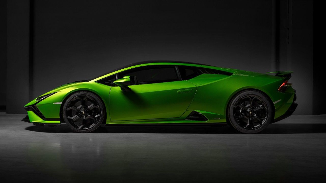 Huracan Tecnica Side Profile