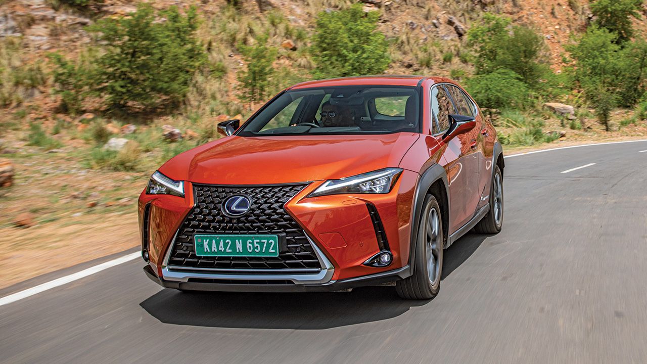 Lexus UX 300e Front Quarter Motion1