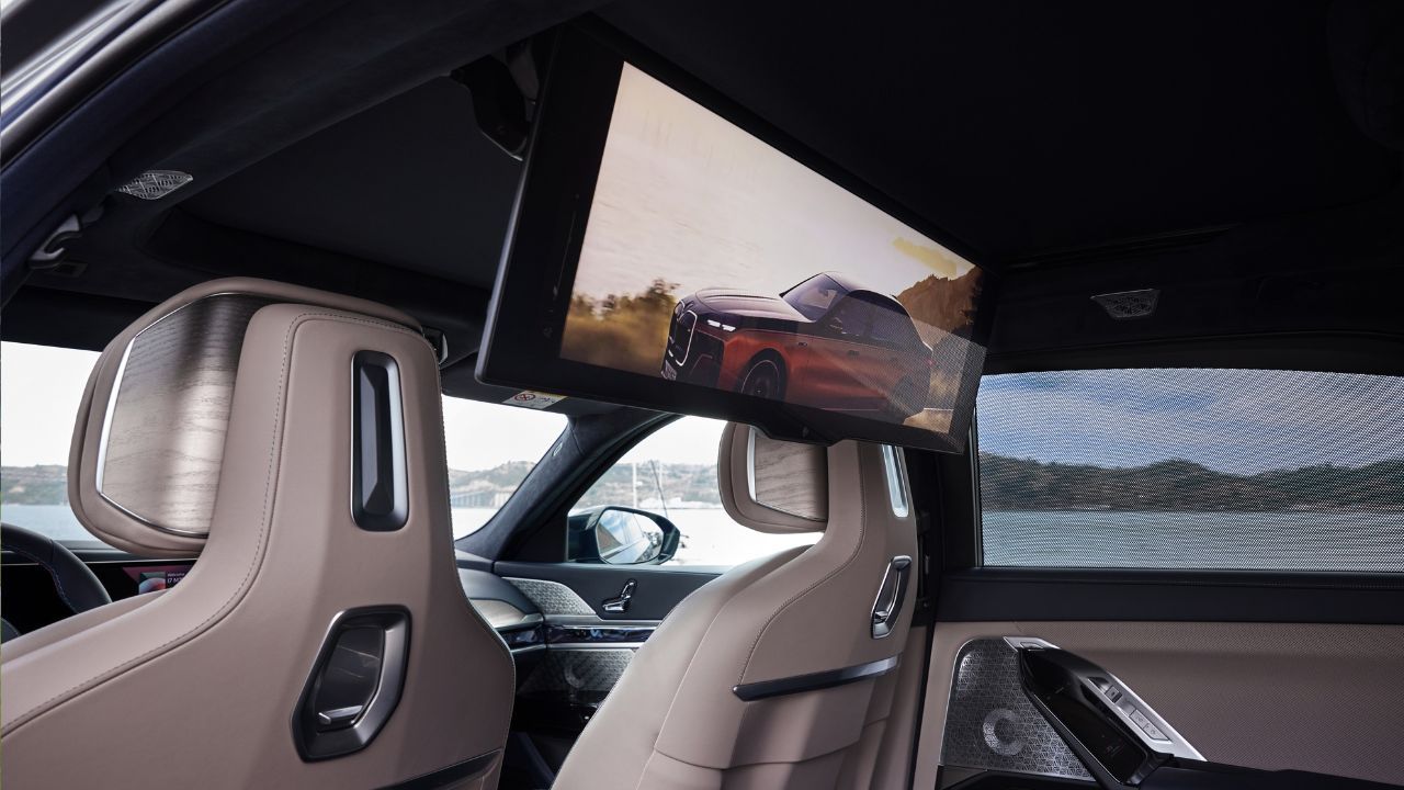 BMW I7 M60 Rear Theatre Screen