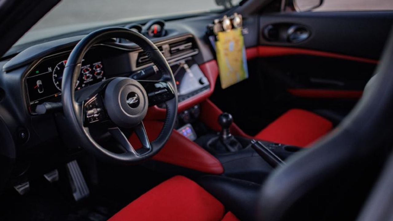 Safari Rally Z Tribute Interior