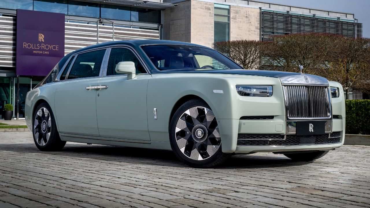 Rolls Royce Spectre Escapism