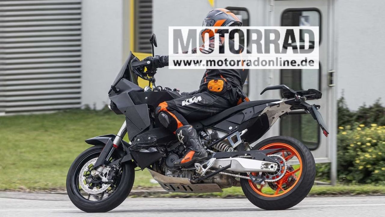 KTM 990 SMT Spied Testing 