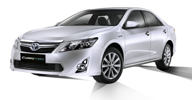 Toyota launches Camry Hybrid