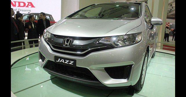 Honda plans to sell three lakh cars in FY 17