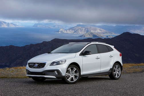 Volvo V40 Cross Country now comes in petrol