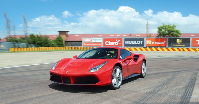 Ferrari 488 GTB - Photos