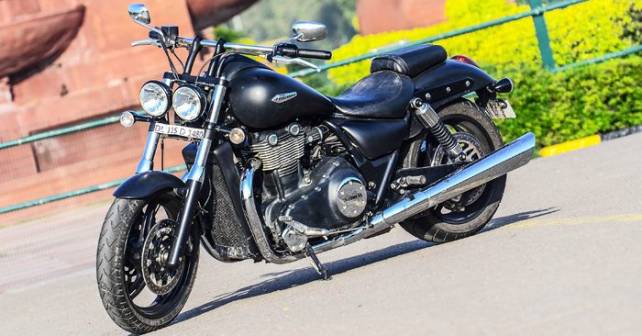 Triumph Thunderbird Storm - Photos