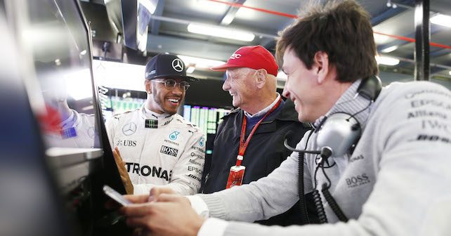 F1 2016: Hamilton blasts to pole in dead-end qualifying