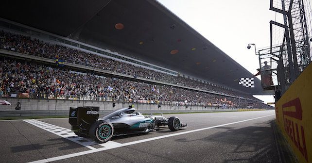 F1 2016: Nico Rosberg wins six in a row with Chinese GP victory