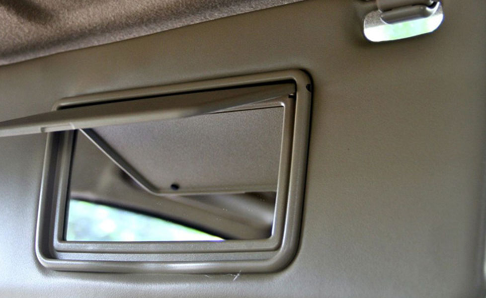 Honda Mobilio Interior Pictures sun visor with vanity mirror 083