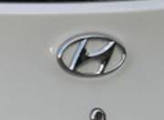 Hyundai Eon Exterior Pictures tail gate logo 099