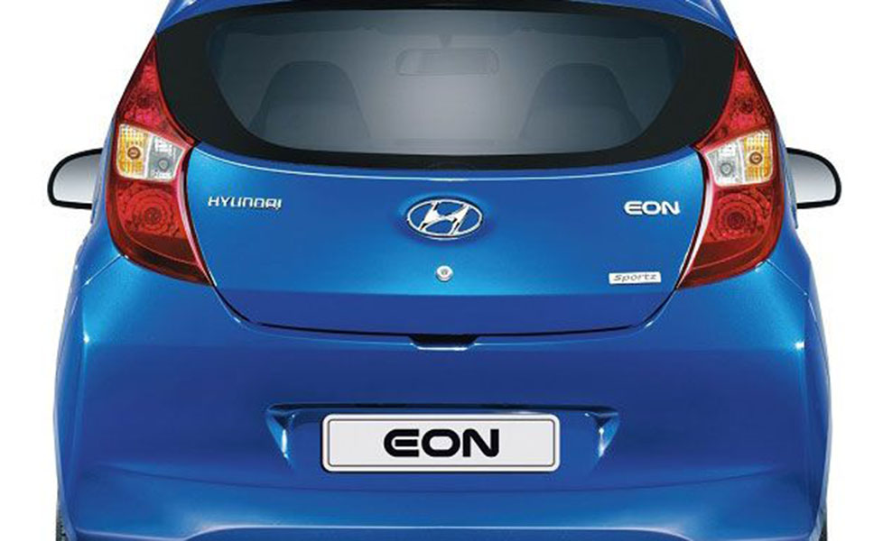Hyundai Eon Exterior Pictures taillight 044