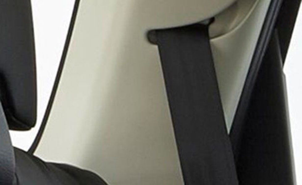 Hyundai Eon Interior Pictures seat belt 095