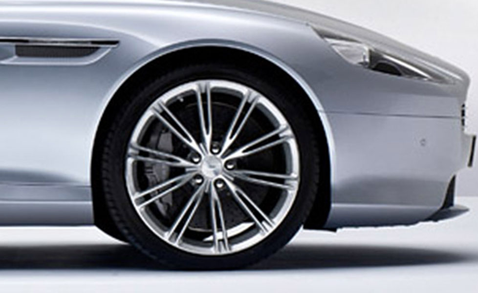 Aston Martin DB9 Exterior photo wheel 042