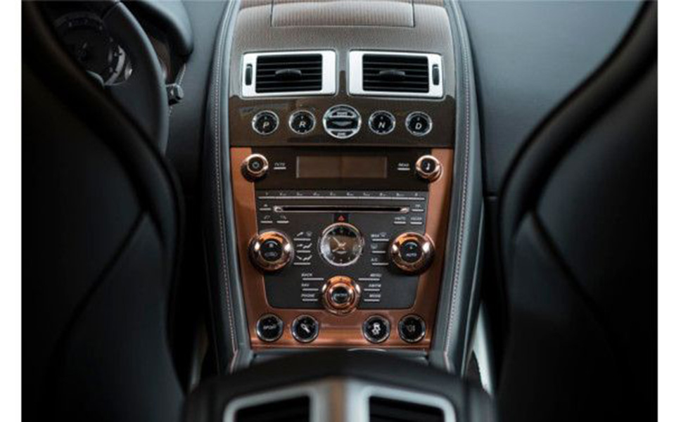 Aston Martin Rapide Interior photo center console 055
