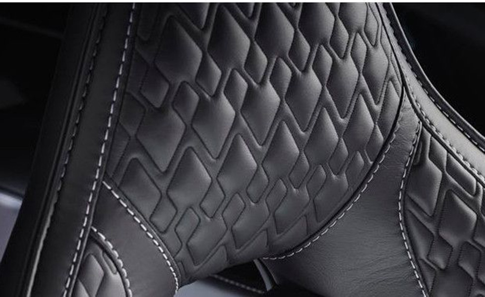 Aston Martin Rapide Interior photo upholstery details 135