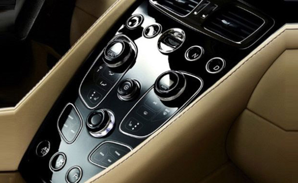 Aston Martin Vanquish Interior photo gear shifter 087