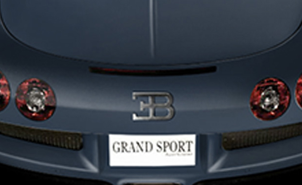 Bugatti Veyron exterior photo taillight 044