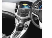 Chevrolet Cruze Interior photo center console 055