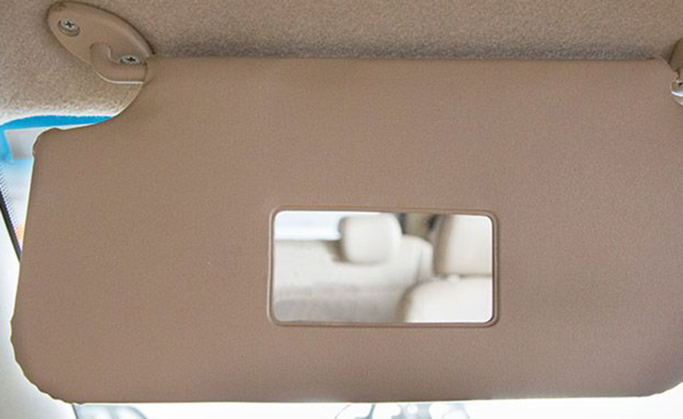 Chevrolet Enjoy Interior photo sun visor with vanity mirror 083