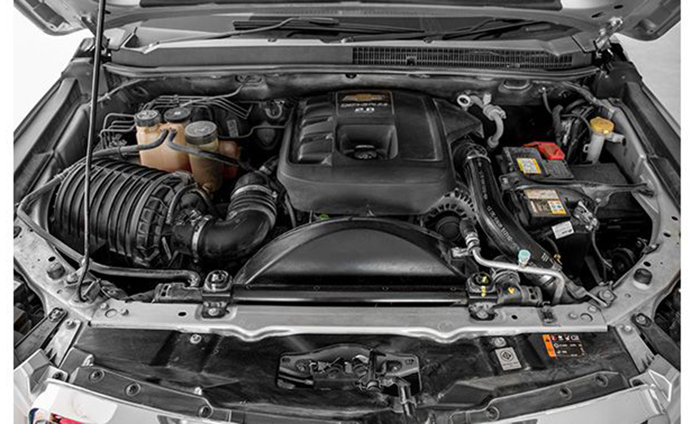 Chevrolet Trailblazer Interior photo engine 050
