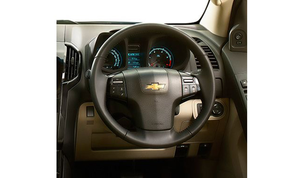 Chevrolet Trailblazer Interior photo steering wheel 054