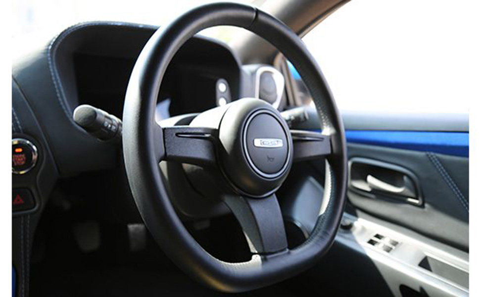 DC Avanti interior Photo steering wheel 054