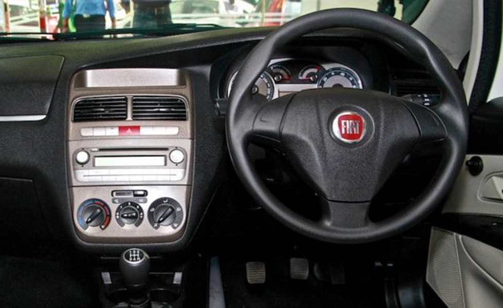 Fiat Linea Classic Interior photo dashboard 059