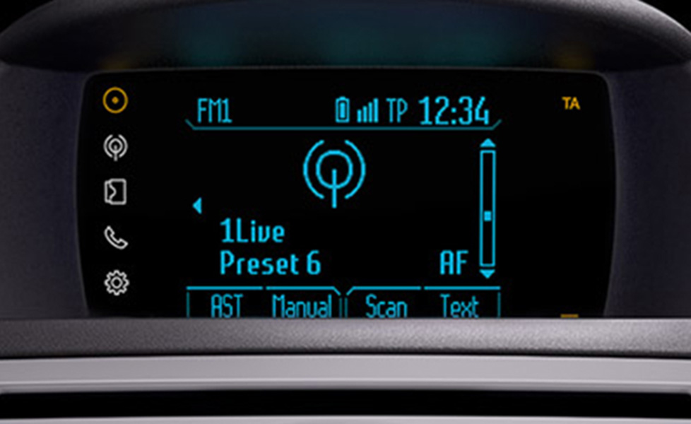 Ford Fiesta Interior Photo navigation or infotainment mid closeup 112