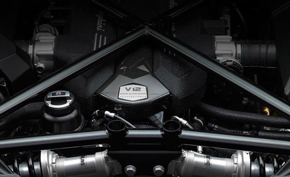 Lamborghini Aventador Interior photo engine 050