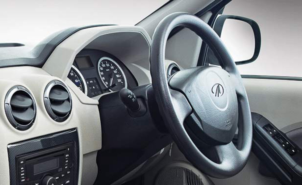 Mahindra Verito Vibe CS Interior Photo steering wheel 054