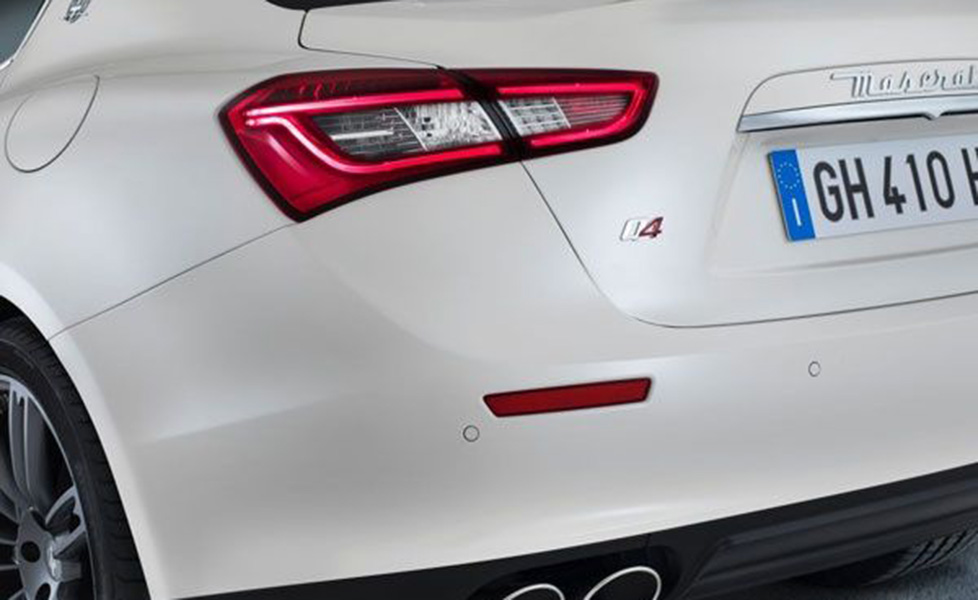 Maserati Ghibli Exterior photo tail light 640x480