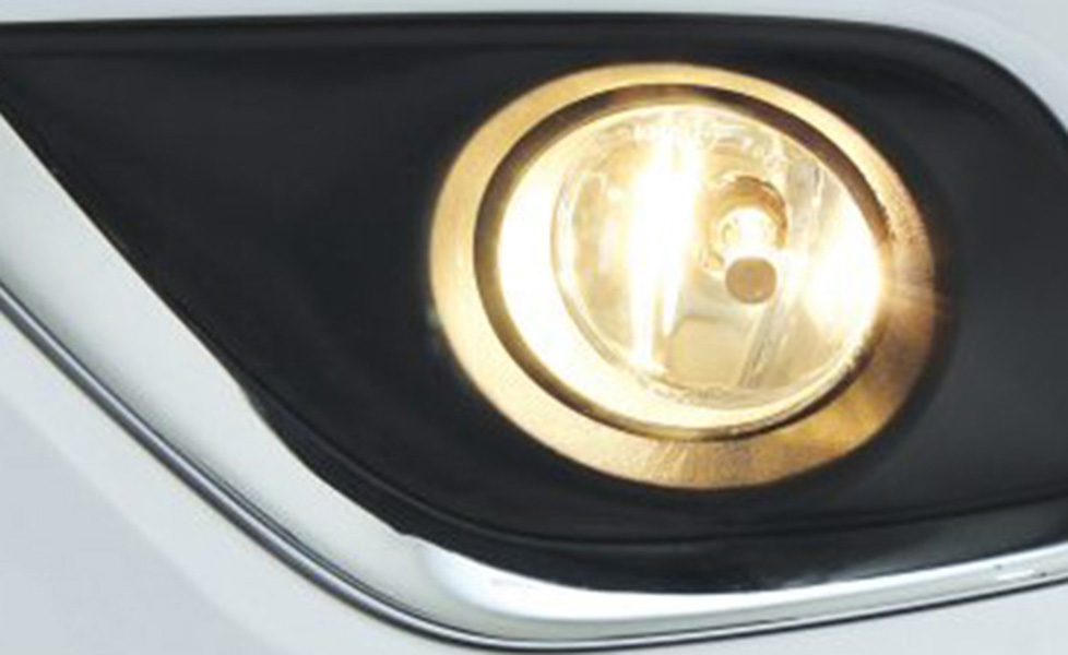 Nissan Sunny exterior photo front fog lamp 041