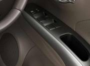 Nissan Sunny interior photo door controls 040