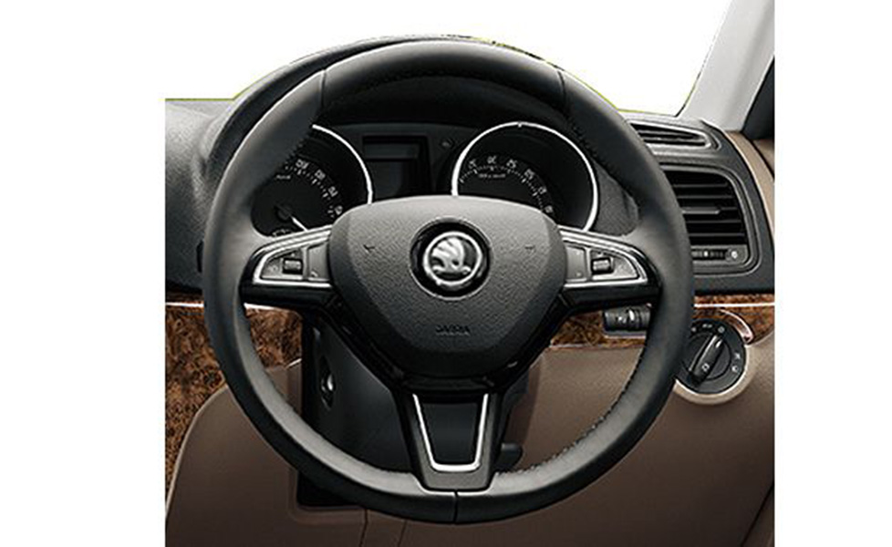 Skoda Yeti Interior photo steering wheel 054