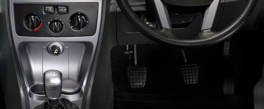 Tata Xenon XT Interior Picture pedals 082