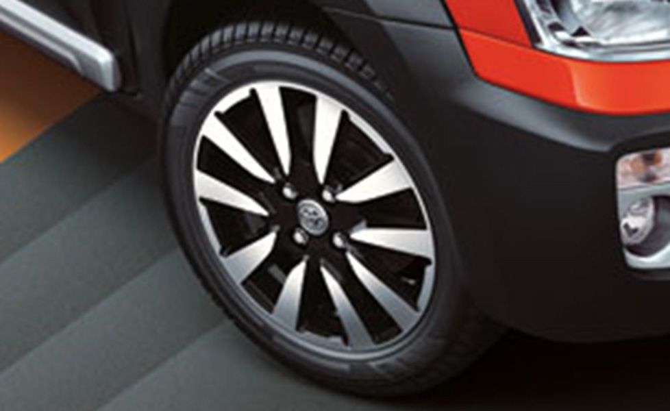 Toyota Etios Cross image wheel 042