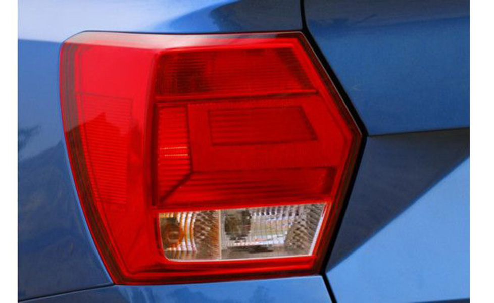 Volkswagen Ameo image taillight 044