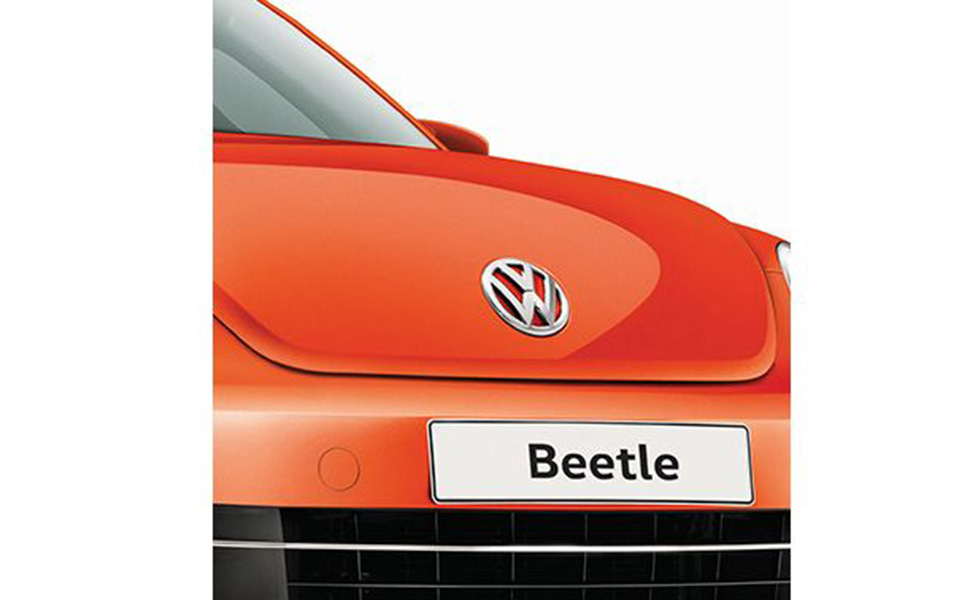 Volkswagen Beetle exterior photo front grill logo 098