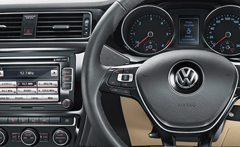 Volkswagen Jetta Interior photo steering wheel 054